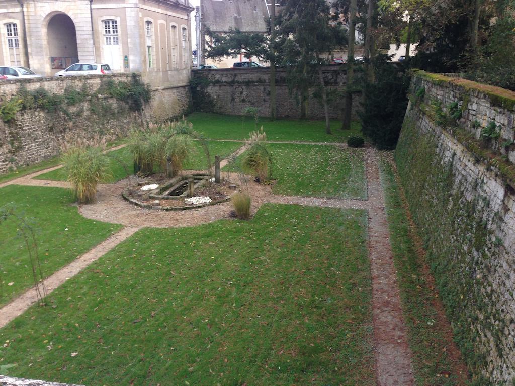 Hotel La Capitainerie Châteauneuf-sur-Loire Exteriör bild