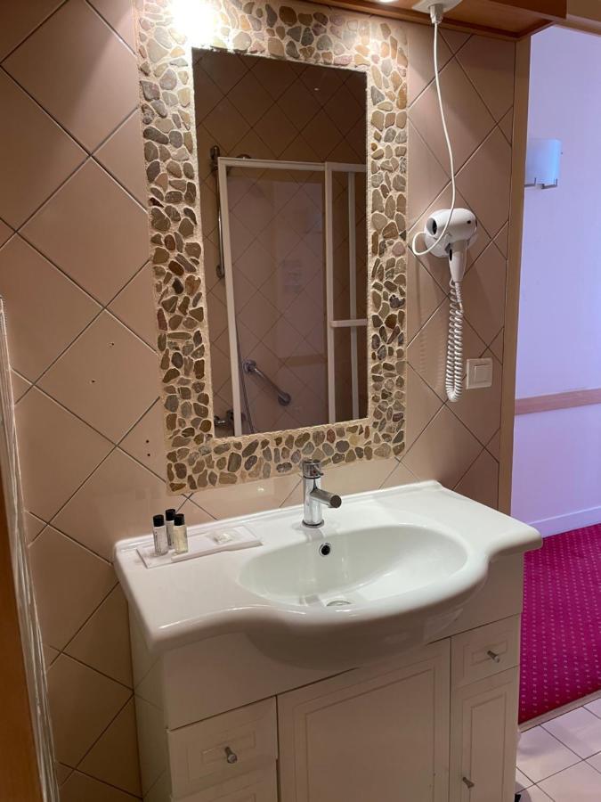 Hotel La Capitainerie Châteauneuf-sur-Loire Exteriör bild