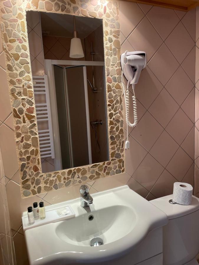 Hotel La Capitainerie Châteauneuf-sur-Loire Exteriör bild