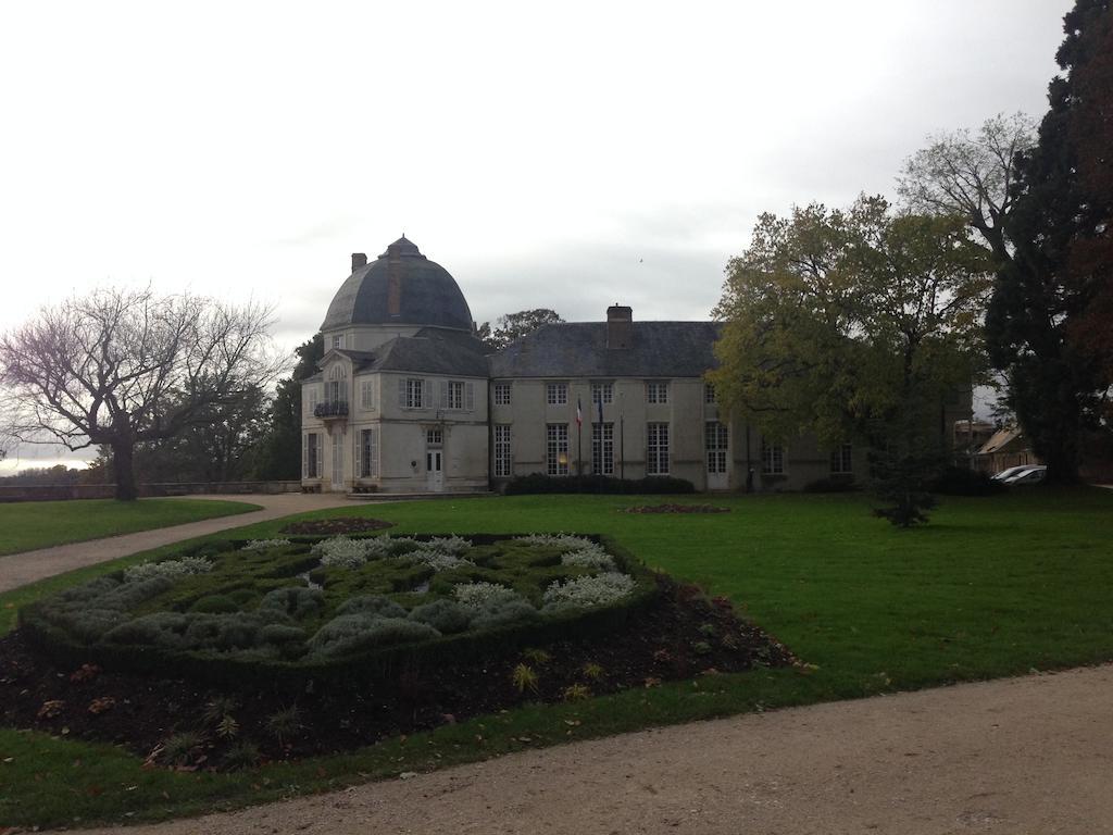 Hotel La Capitainerie Châteauneuf-sur-Loire Exteriör bild