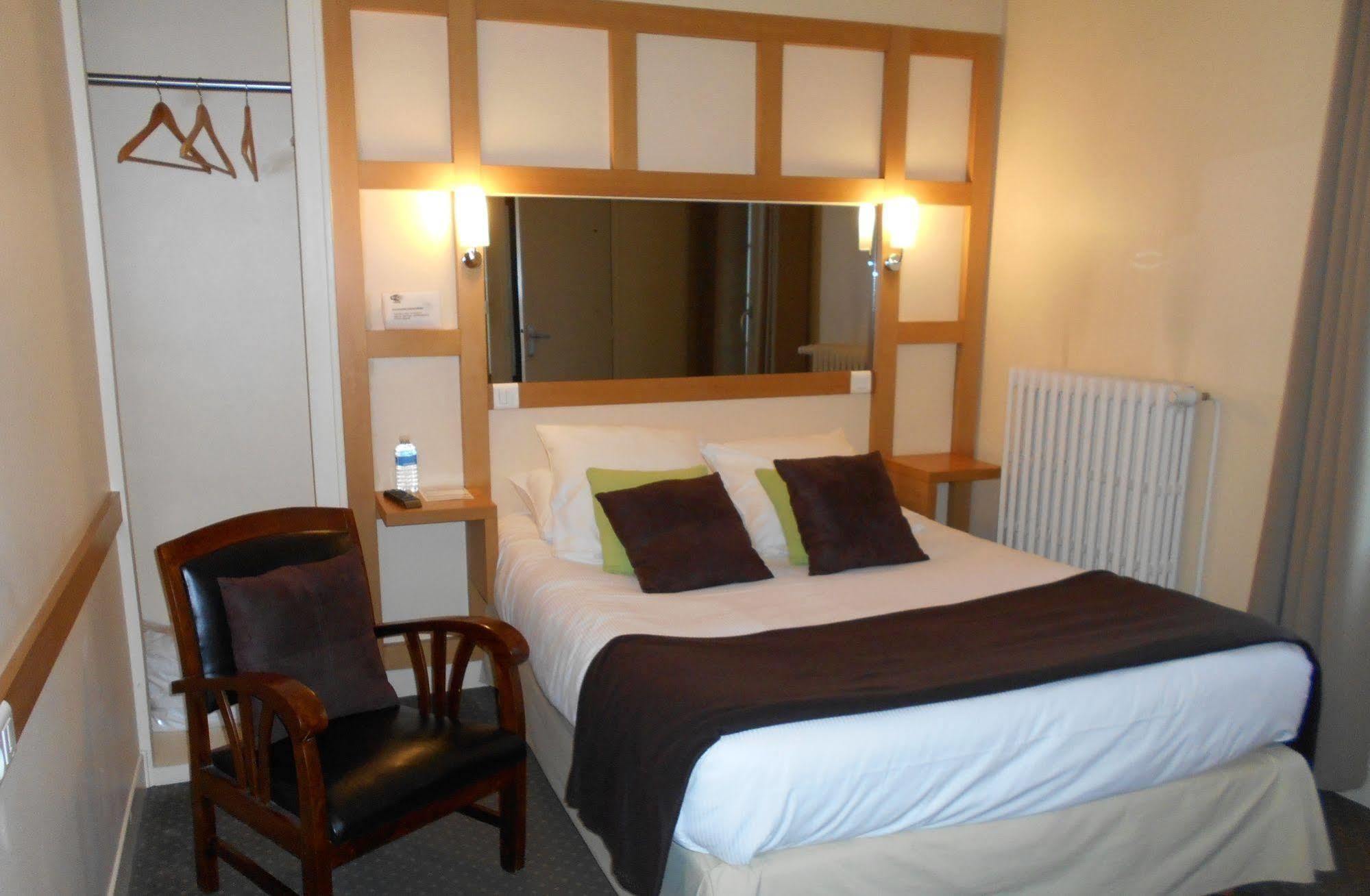 Hotel La Capitainerie Châteauneuf-sur-Loire Exteriör bild